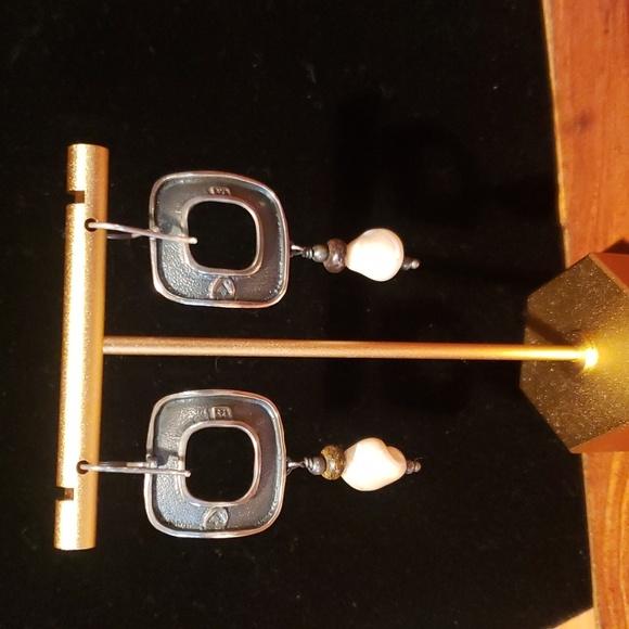 Silpada Square SS Oxidized & Hammered Earrings with MOP drops - Picture 2 of 3